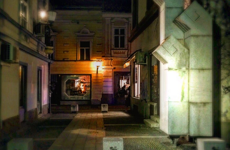 Ko se budala znajde na Matildinem dvorišču