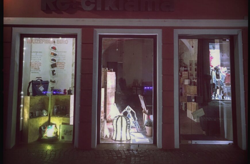 Na čaju z blontno ciganko