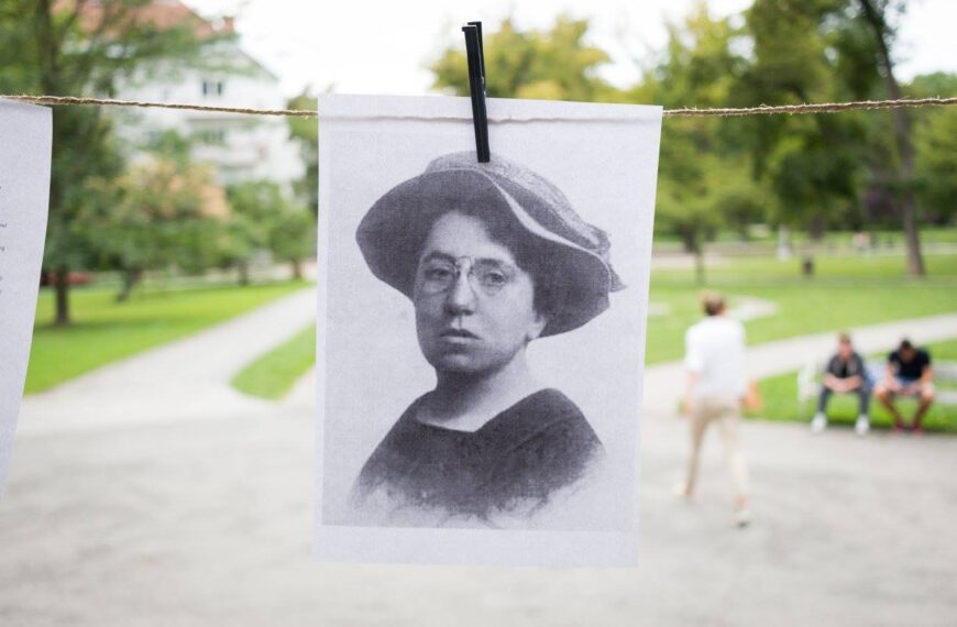 Čerňanský: Vsi smo Emma Goldman: dramaturgija kolektivne avtobiografije